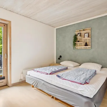 בית נופש Three-bedroom In *