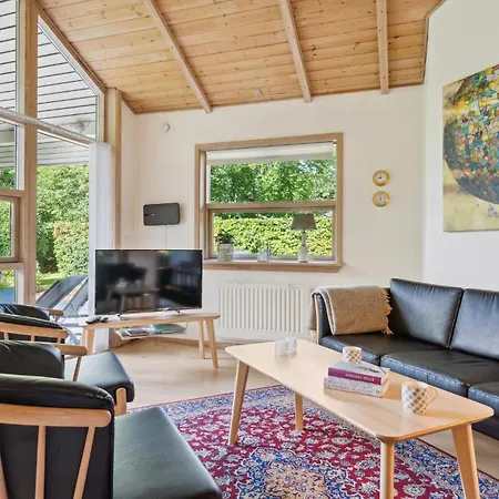 Three-bedroom In Σπίτι διακοπών *
